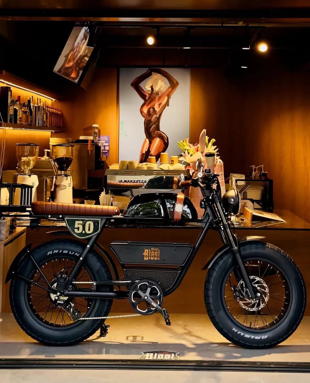 retro vintage style retro electric bicycle Cheetah（New） Command the road with the Revi Bikes Prowler Retro E-Bikes: Vintage Style Meets